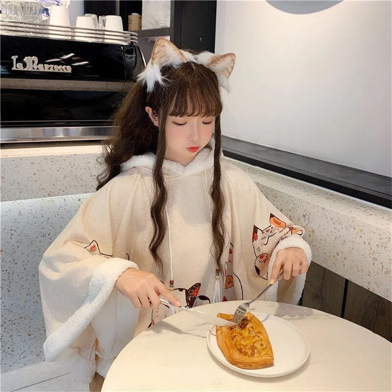 ABRIGO DE TERCIOPELO CON OREJAS DE GATO